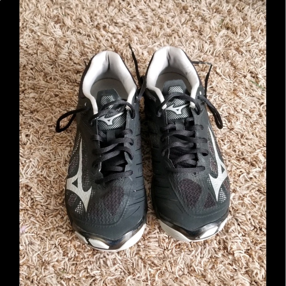 Mizuno volleyball shoes
